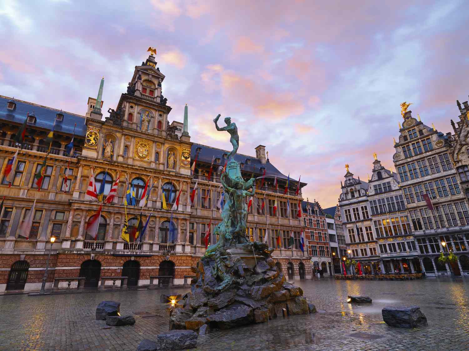 Belgium Là Nước Nào và Những Đặc Điểm Nổi Bật Belgium Là Nước Nào và Những Đặc Điểm Nổi Bật