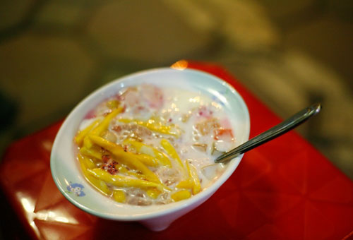 Three food most favored street vendors that you cannot miss in Hanoi.